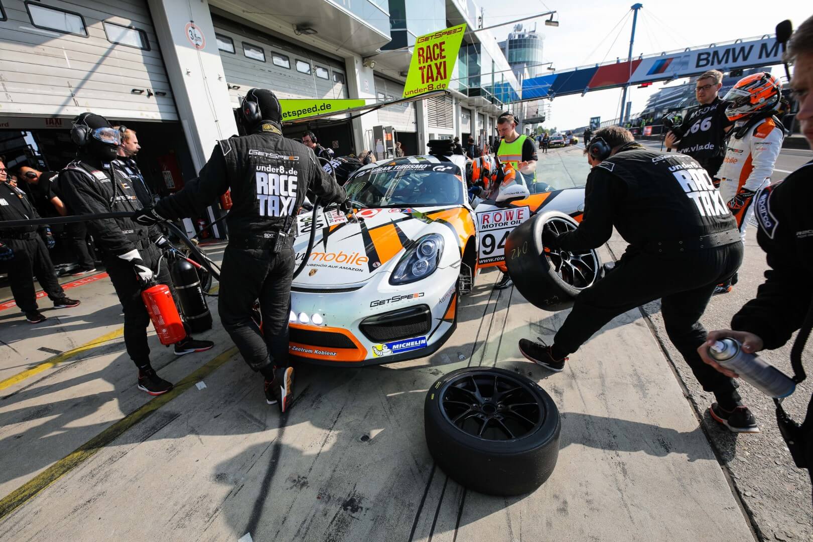 VLN 4. Lauf 2018, Nürburgring-Nordschleife - Foto: Gruppe C Photography; #940 Porsche Cayman GT4, GIGASPEED Team GetSpeed Performance: 'Max', 'Jens'