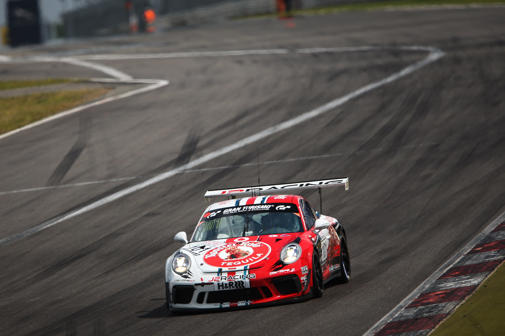 VLN 4. Lauf 2018, Nürburgring-Nordschleife - Foto: Gruppe C Photography; #101 Porsche 911 GT3 Cup, GIGASPEED Team GetSpeed Performance: John Shoffner, Janine Hill, Arno Klasen