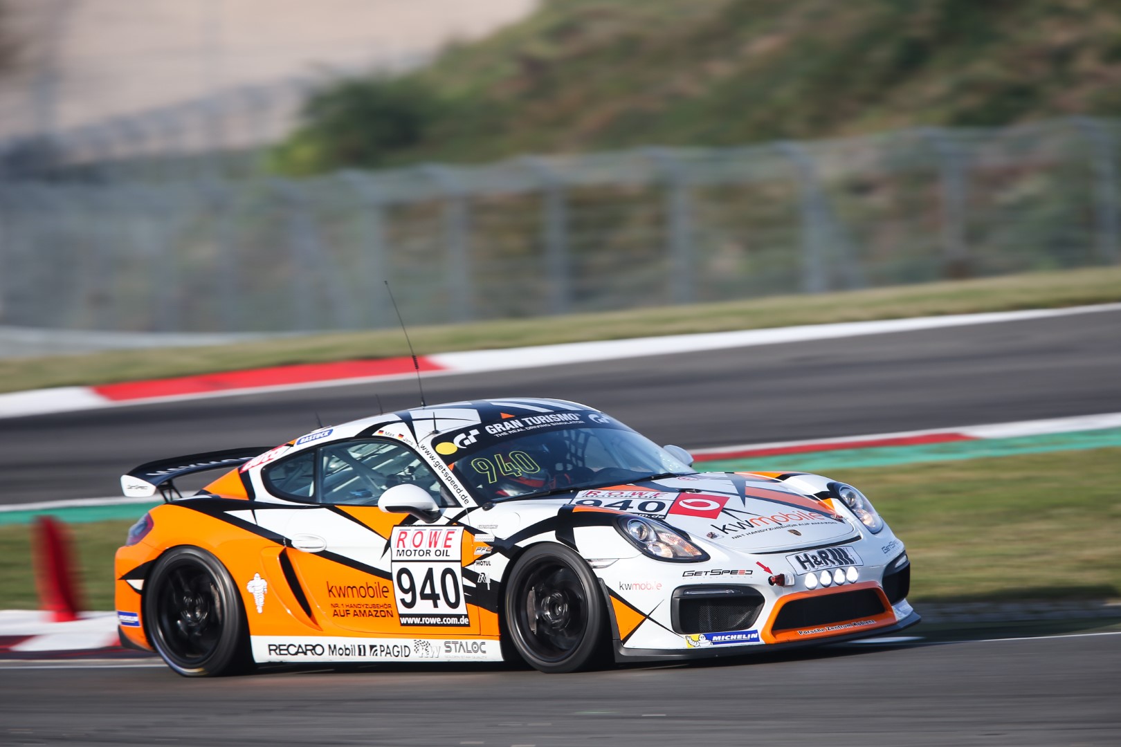 VLN 9. Lauf 2018, Nürburgring-Nordschleife - Foto: Gruppe C Photography; #940 Porsche Cayman GT4 CS, GetSpeed Performance: Max, Jens