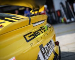 VLN 4. Lauf 2018, Nürburgring-Nordschleife - Foto: Gruppe C Photography; #472 Porsche Cayman, GIGASPEED Team GetSpeed Performance: Carrie Schreiner, Marvin Dienst