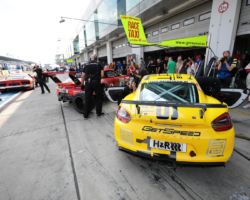 VLN 4. Lauf 2018, Nürburgring-Nordschleife - Foto: Gruppe C Photography; #472 Porsche Cayman, GIGASPEED Team GetSpeed Performance: Carrie Schreiner, Marvin Dienst