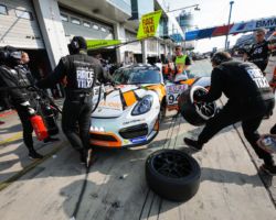 VLN 4. Lauf 2018, Nürburgring-Nordschleife - Foto: Gruppe C Photography; #940 Porsche Cayman GT4, GIGASPEED Team GetSpeed Performance: 'Max', 'Jens'