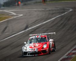 VLN 4. Lauf 2018, Nürburgring-Nordschleife - Foto: Gruppe C Photography; #101 Porsche 911 GT3 Cup, GIGASPEED Team GetSpeed Performance: John Shoffner, Janine Hill, Arno Klasen