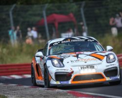VLN 4. Lauf 2018, Nürburgring-Nordschleife - Foto: Gruppe C Photography; #940 Porsche Cayman GT4, GIGASPEED Team GetSpeed Performance: 'Max', 'Jens'