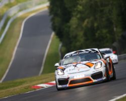 VLN 4. Lauf 2018, Nürburgring-Nordschleife - Foto: Gruppe C Photography; #940 Porsche Cayman GT4, GIGASPEED Team GetSpeed Performance: 'Max', 'Jens'