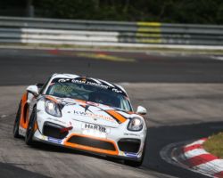 VLN 4. Lauf 2018, Nürburgring-Nordschleife - Foto: Gruppe C Photography; #940 Porsche Cayman GT4, GIGASPEED Team GetSpeed Performance: 'Max', 'Jens'