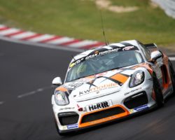 VLN 6. Lauf 2018, Nürburgring-Nordschleife - Foto: Gruppe C Photography; #940 Porsche Cayman GT4 CS, GIGASPEED Team GetSpeed Performance: Max, Jens