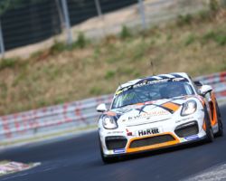 VLN 6. Lauf 2018, Nürburgring-Nordschleife - Foto: Gruppe C Photography; #940 Porsche Cayman GT4 CS, GIGASPEED Team GetSpeed Performance: Max, Jens