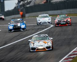 VLN 6. Lauf 2018, Nürburgring-Nordschleife - Foto: Gruppe C Photography; #940 Porsche Cayman GT4 CS, GIGASPEED Team GetSpeed Performance: Max, Jens