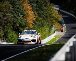 VLN 6. Lauf 2018, Nürburgring-Nordschleife - Foto: Gruppe C Photography; #940 Porsche Cayman GT4 CS, GIGASPEED Team GetSpeed Performance: Max, Jens