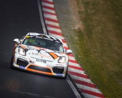 VLN 7. Lauf 2018, Nürburgring-Nordschleife - Foto: Gruppe C Photography; #940 Porsche Cayman GT4 CS, GIGASPEED Team GetSpeed Performance: Max, Jens